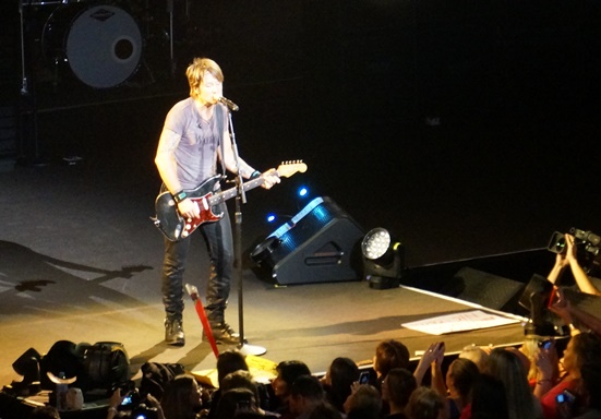 Keith Urban playing his '64 Fender Stratocaster. Photo by Steve Yanko.